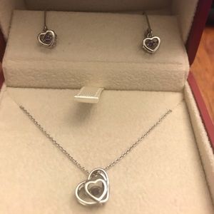 Purple diamond necklace and pendant set